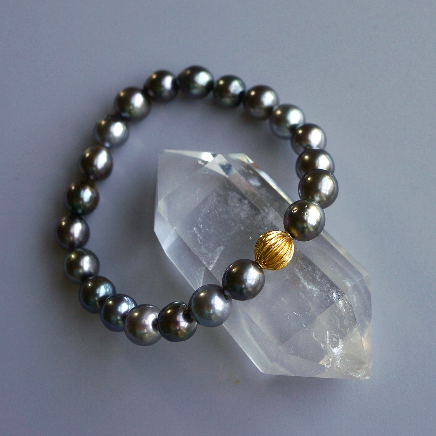 Tahitian Pearl bracelet with 18K gold bead