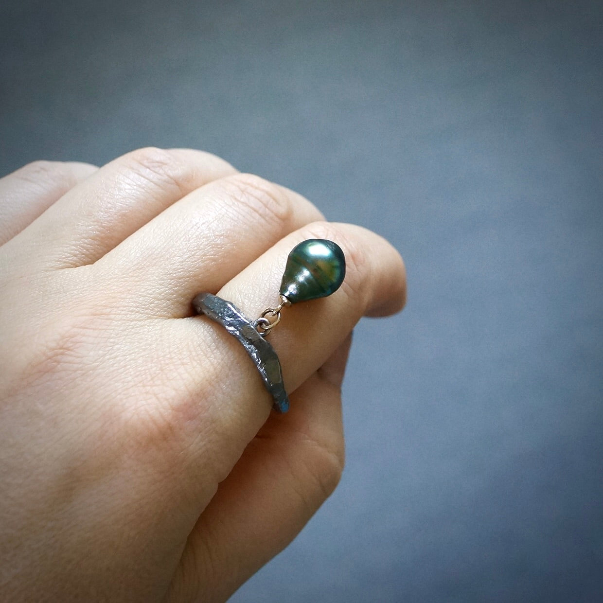 Dangle Tahitian pearl ring