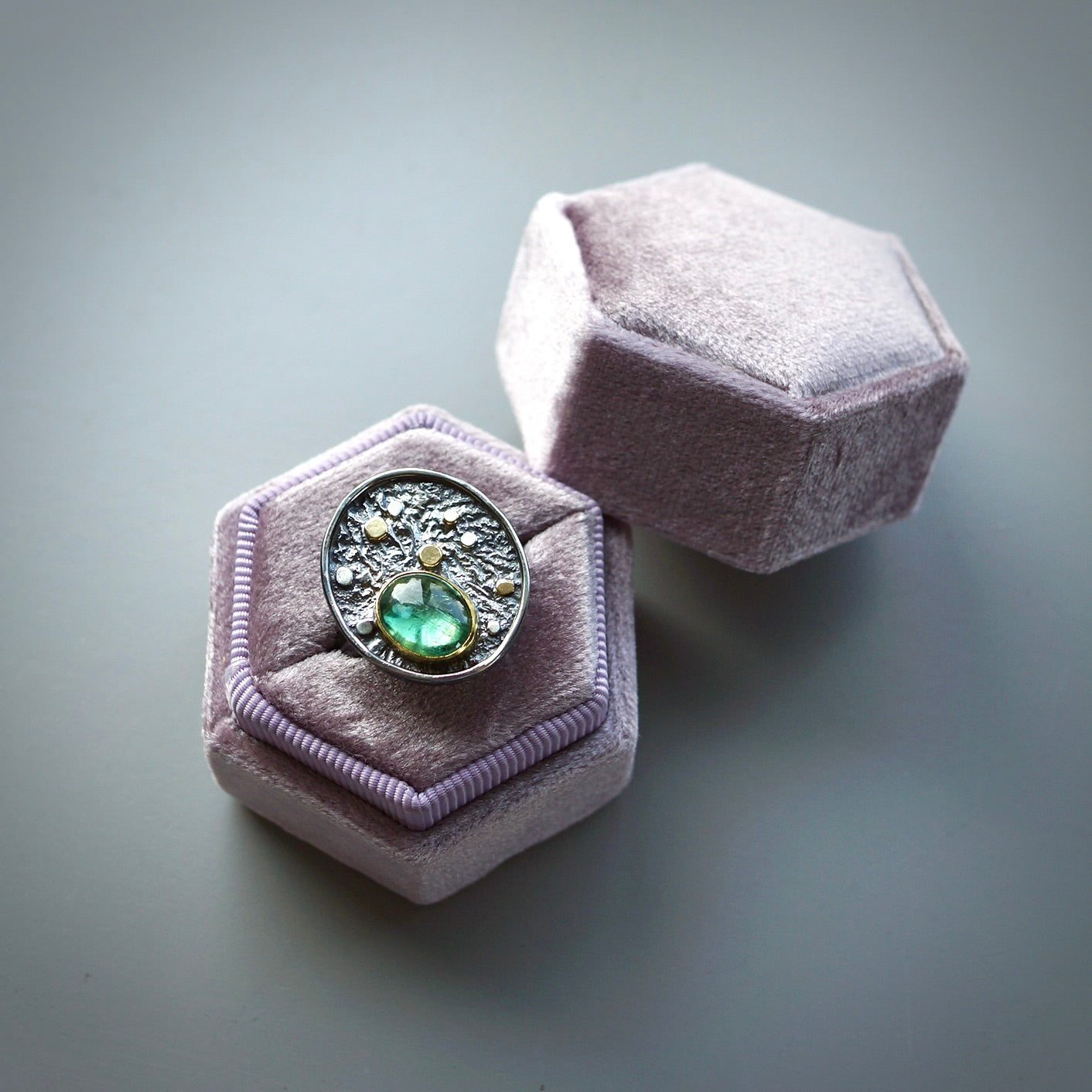 Green kyanite Pebble Ring