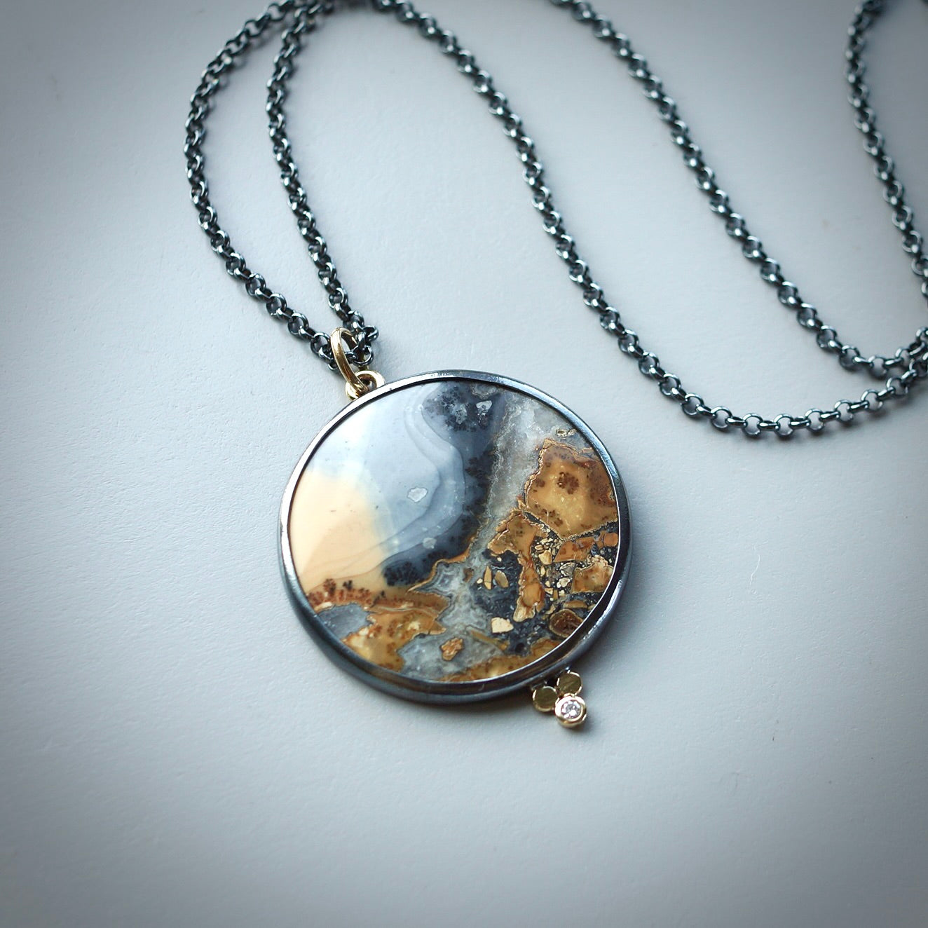 Maligano jasper and diamond pendant