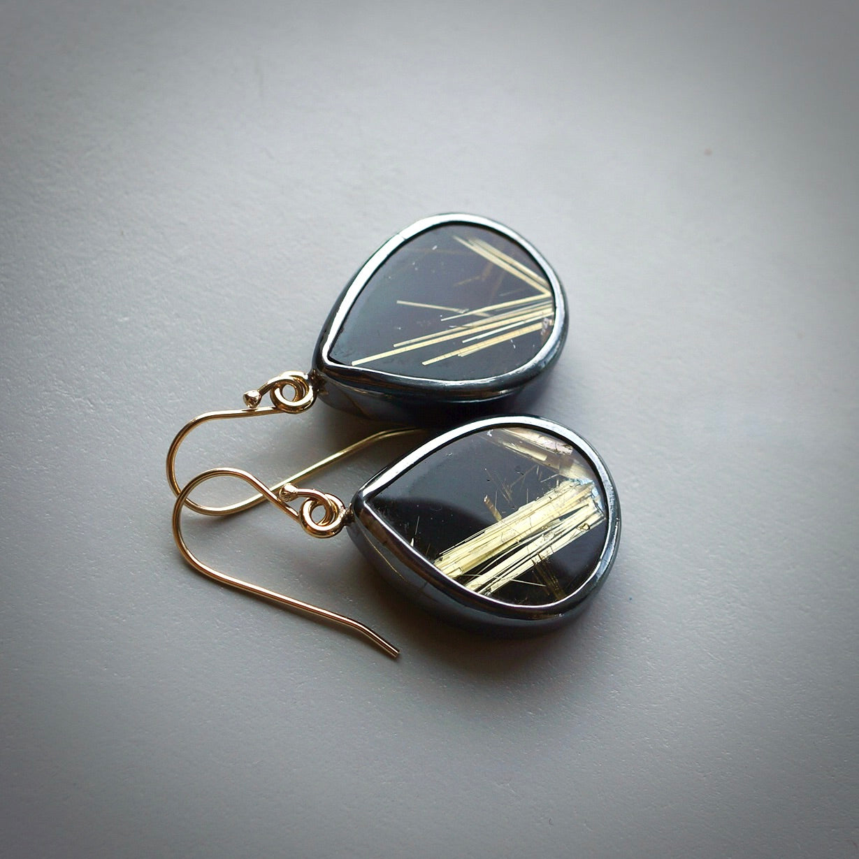 Rutilated quartz and black onyx doublet earrings