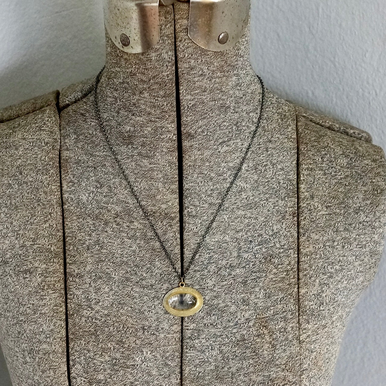 Malawi moonstone pendant in gold