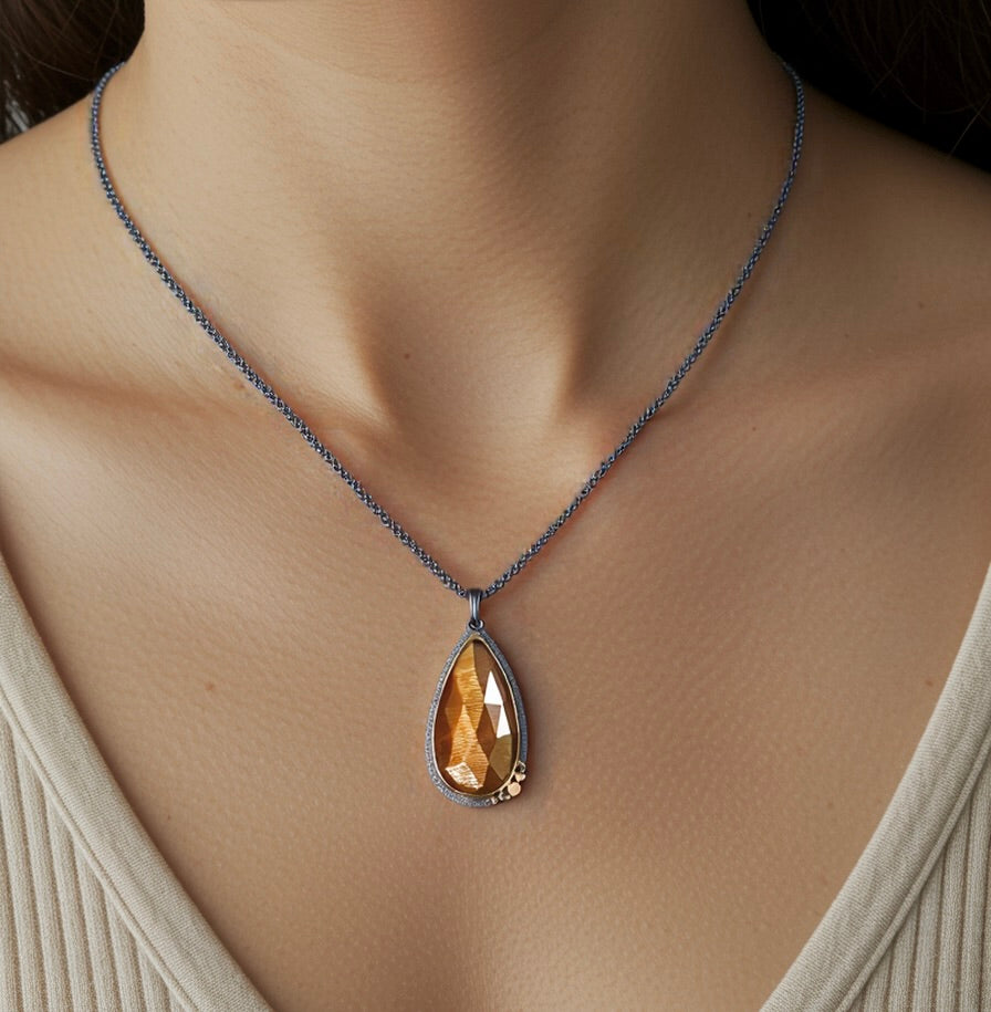 African lattice moonstone pendant