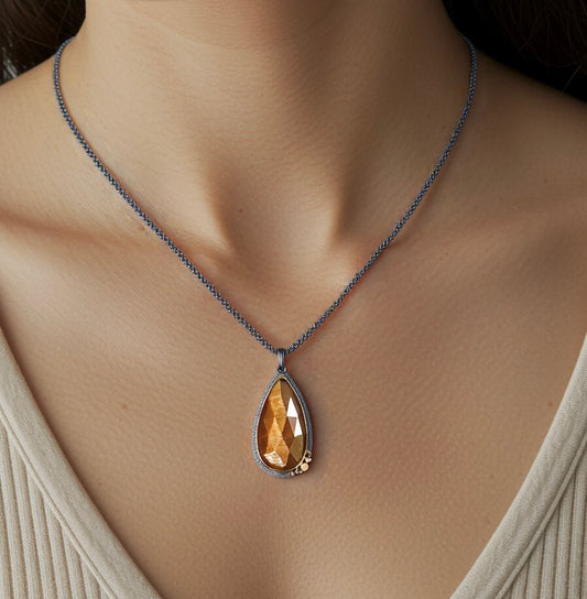 African lattice moonstone pendant