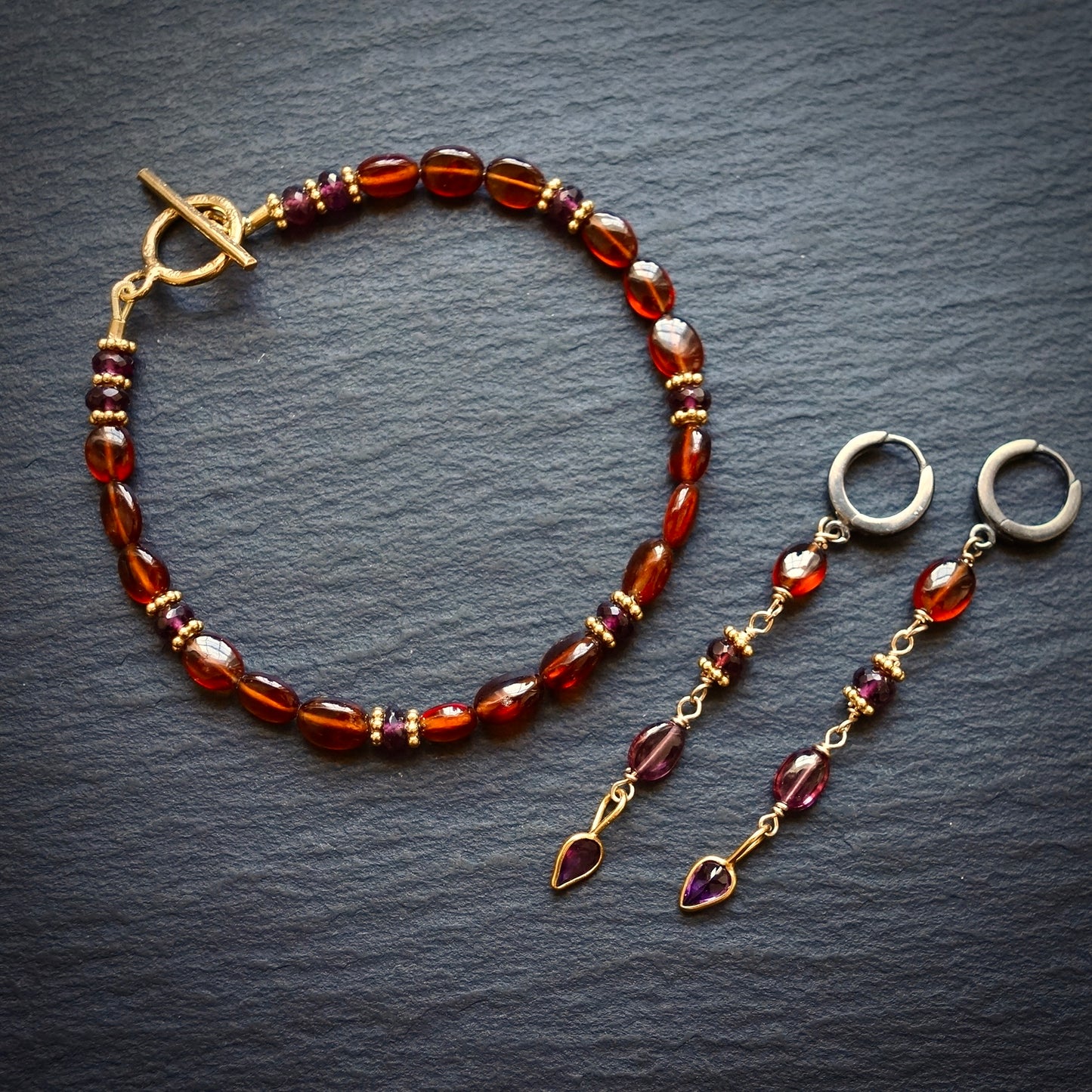 Hessonite and rhodolite granet bracelet