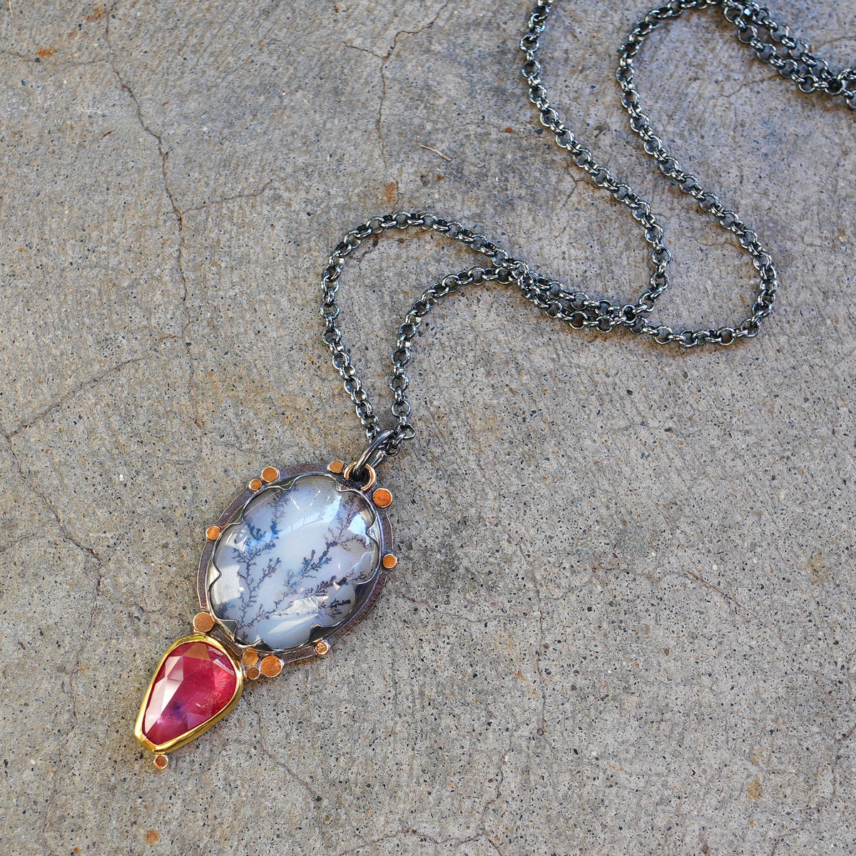 Dendritic agate and orange sapphire pendant