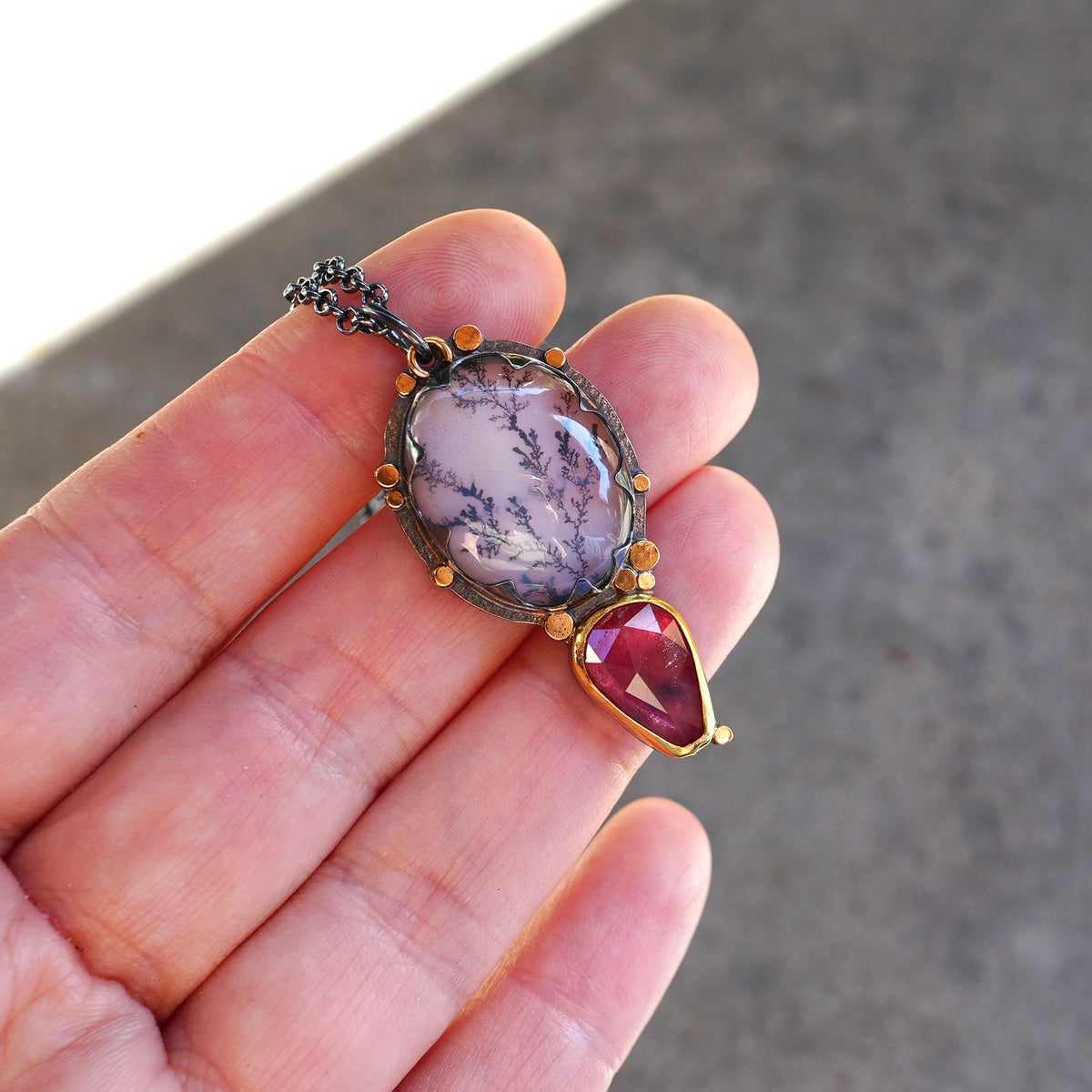 Dendritic agate and orange sapphire pendant