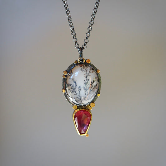 Dendritic agate and orange sapphire pendant