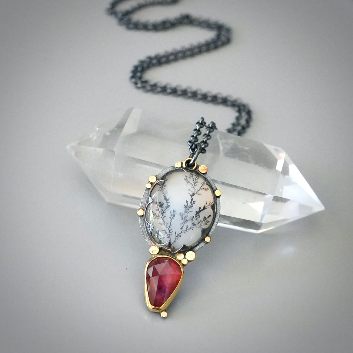 Dendritic agate and orange sapphire pendant