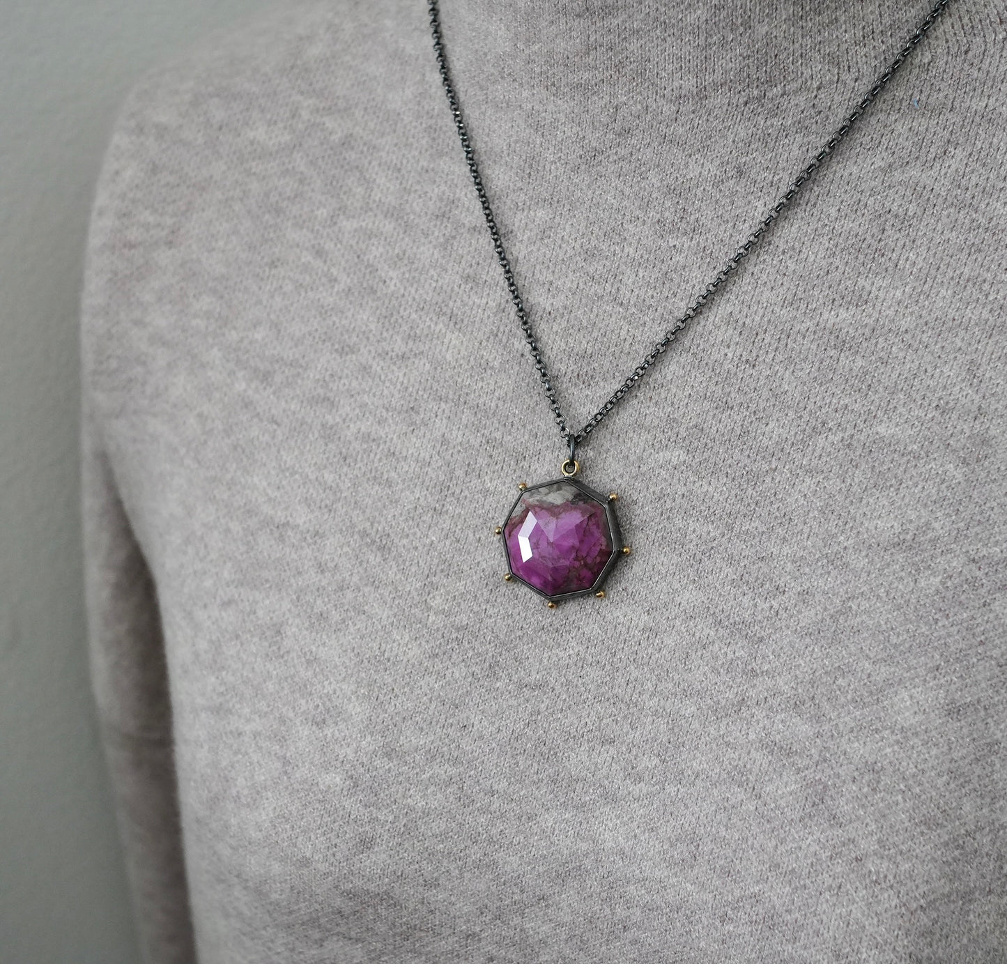 Cobalto calcite pendant