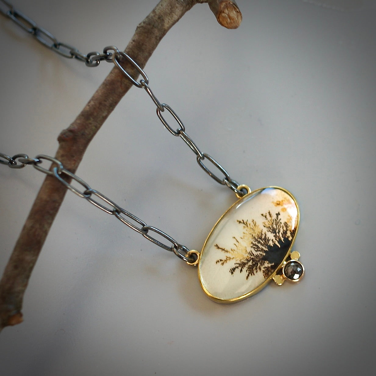 Dendritic agate and diamond necklace