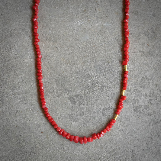 Solid gold and Sardinian coral necklace