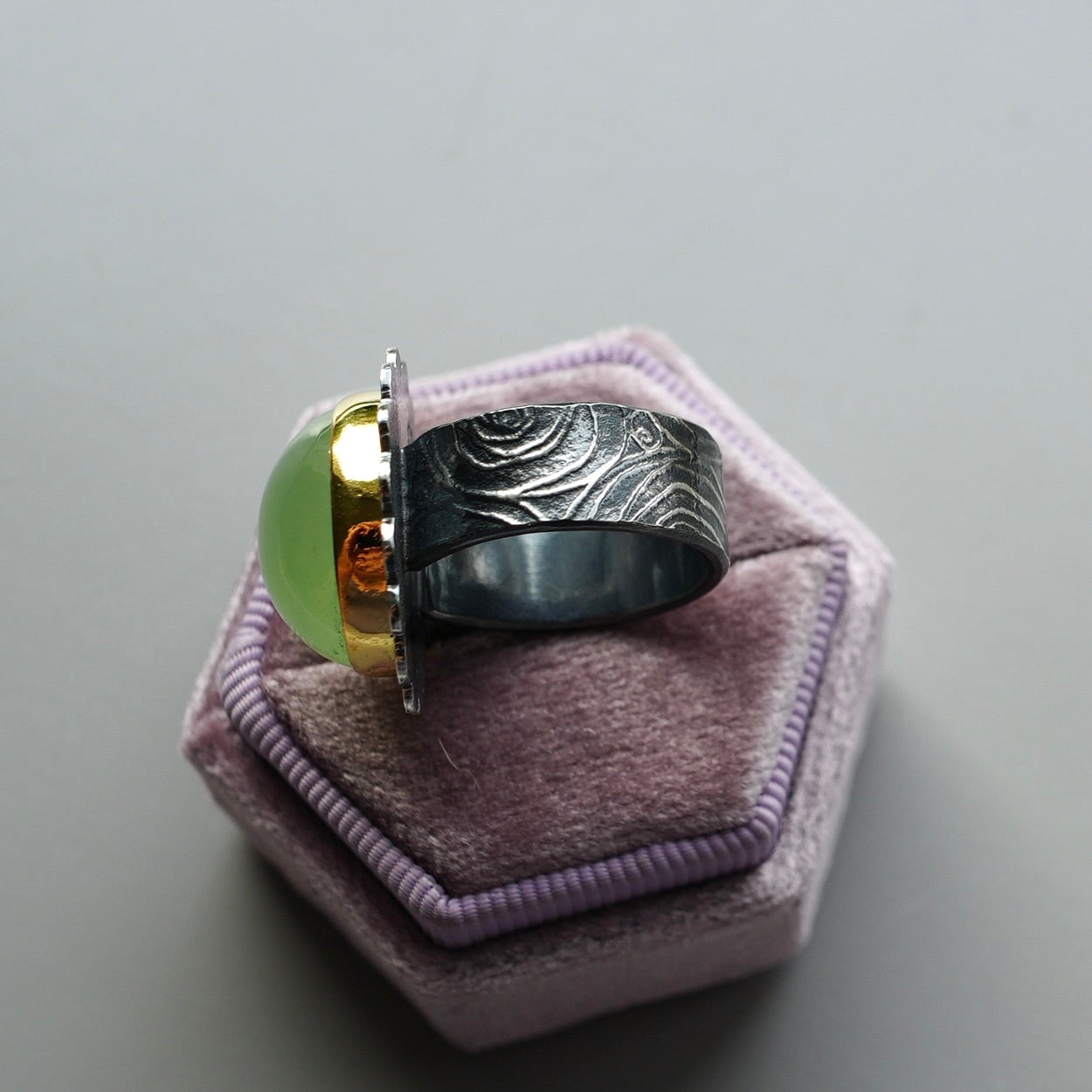 Prehnite Spring Ring