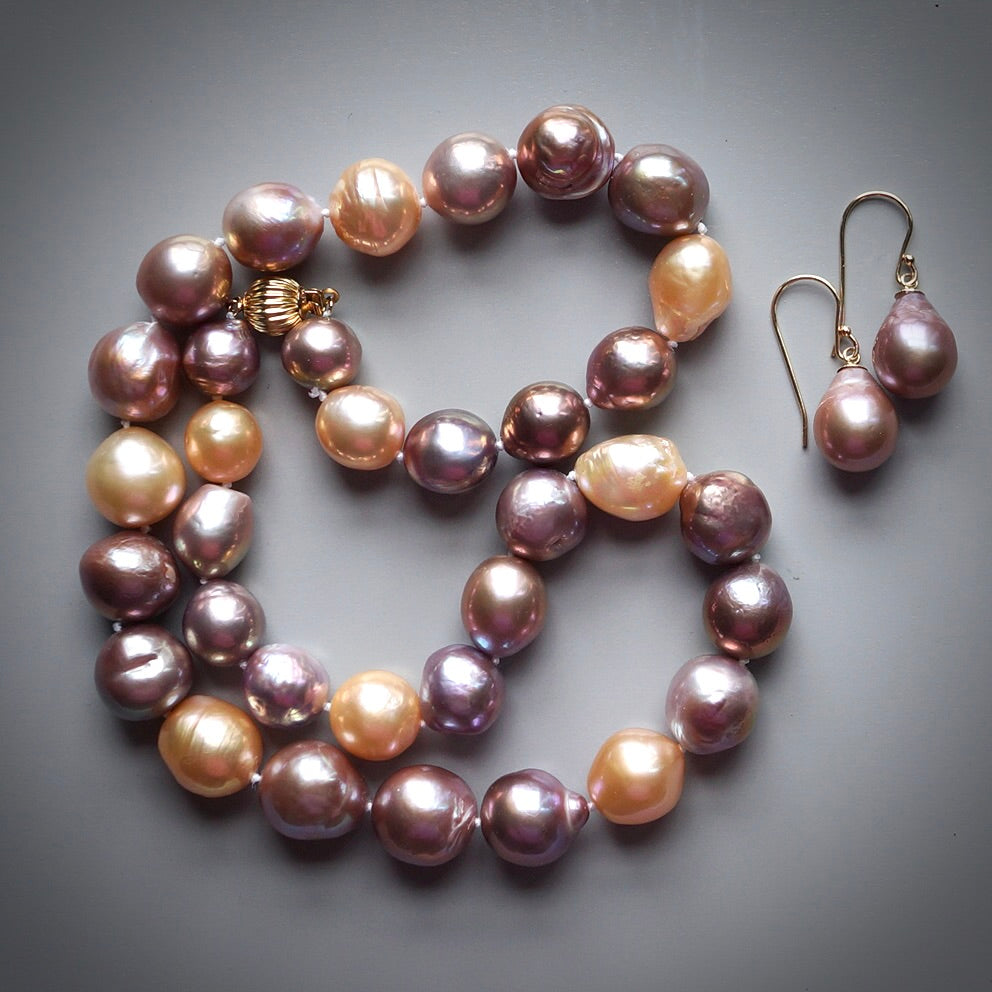 Baroque pearl necklace