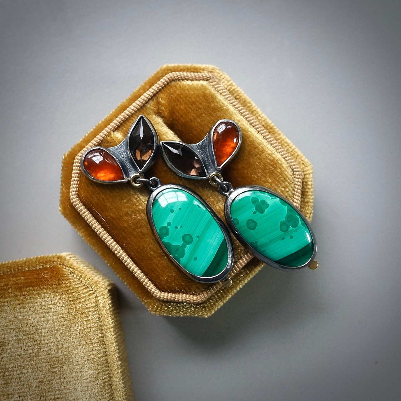 Malachite, smokey quartz and spessartine garnet earrings