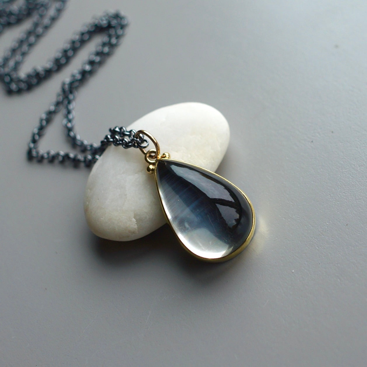 Malawi moonstone pendant in gold