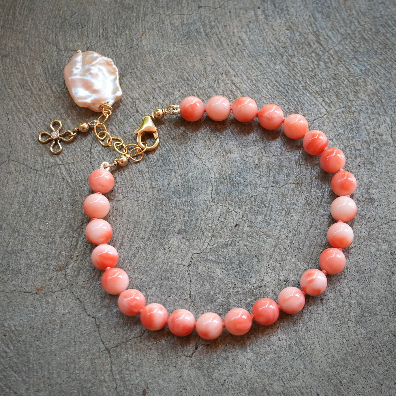 Japanese precious coral hand-knotted bracelet