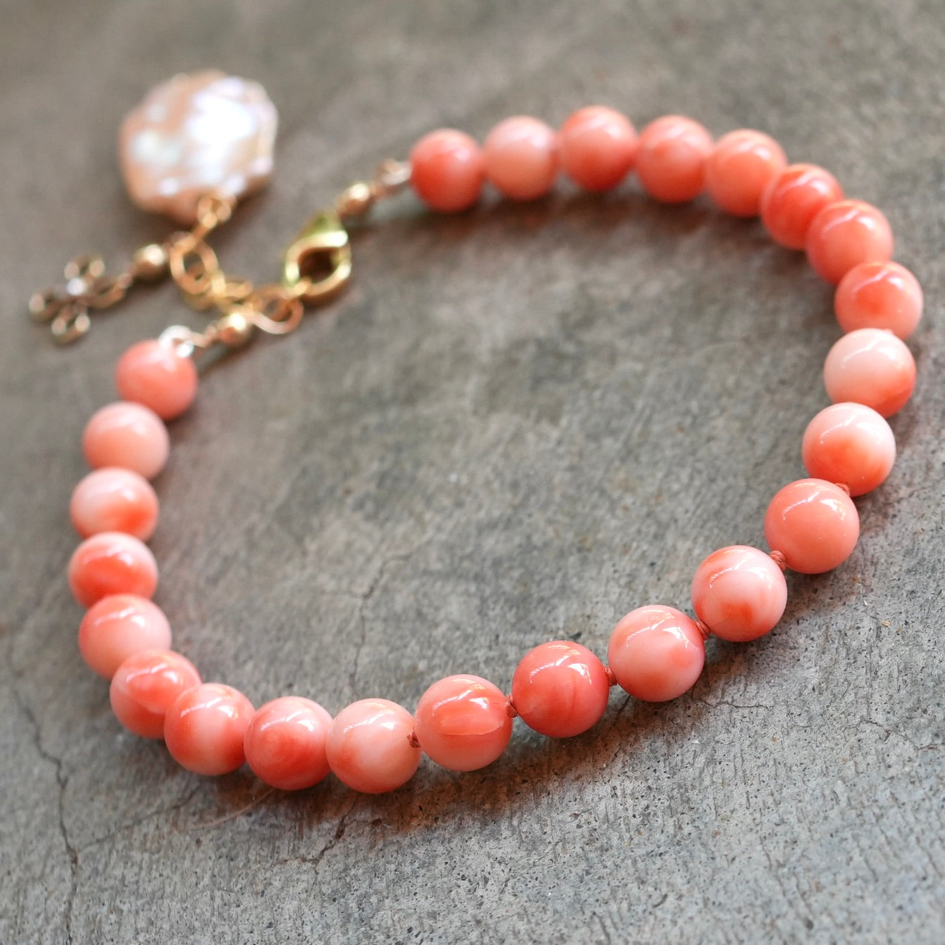 Japanese precious coral hand-knotted bracelet