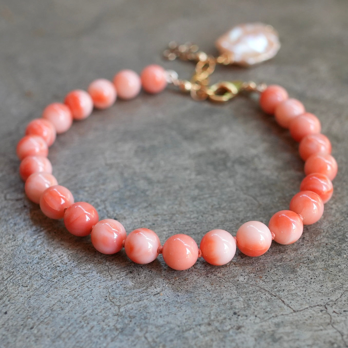Japanese precious coral hand-knotted bracelet
