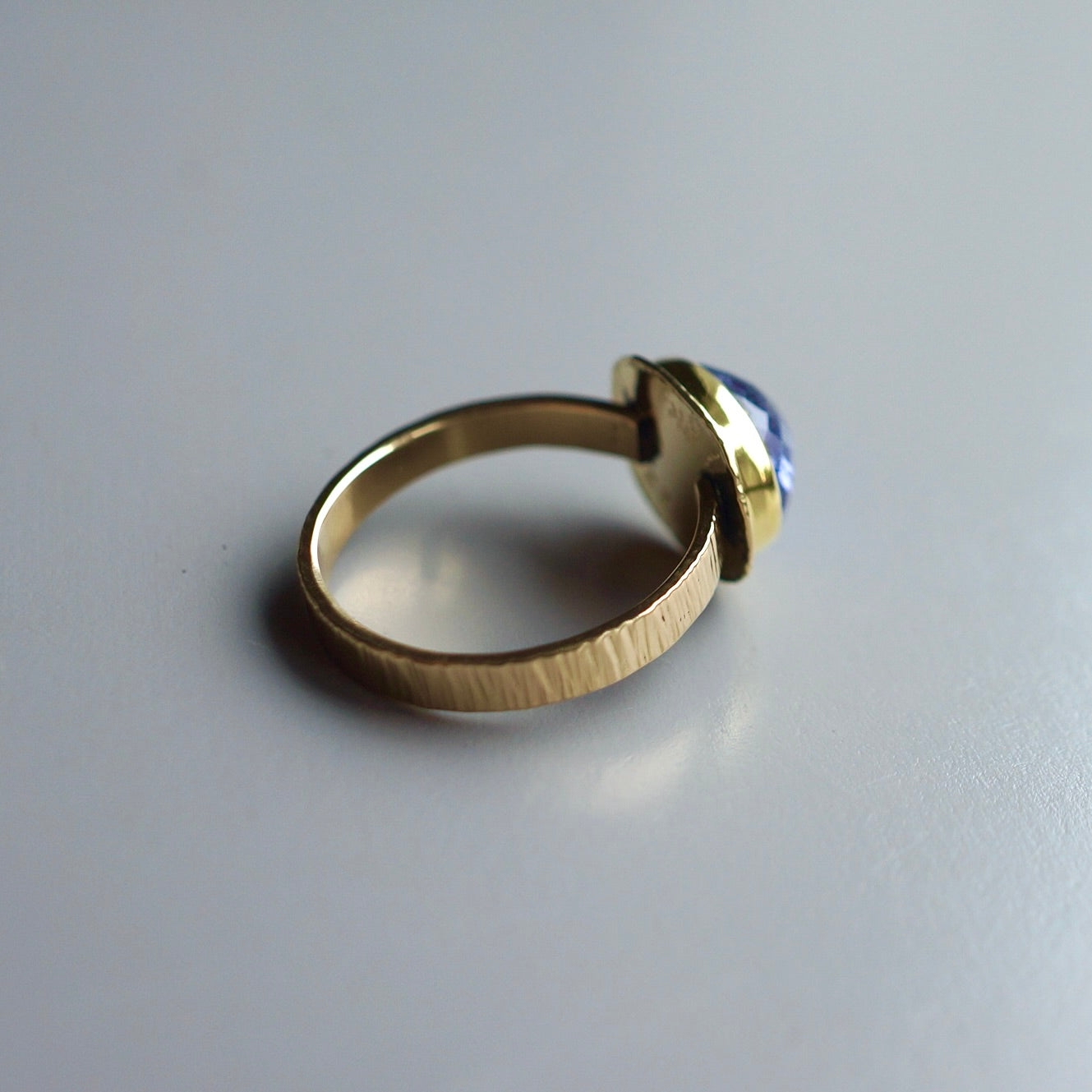 Solid gold tanzanite ring