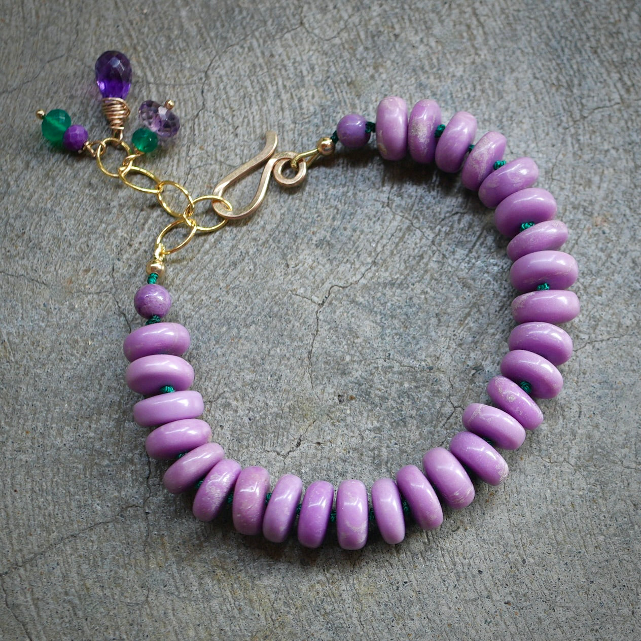 Phosphosiderite, amethyst and green onyx bracelet