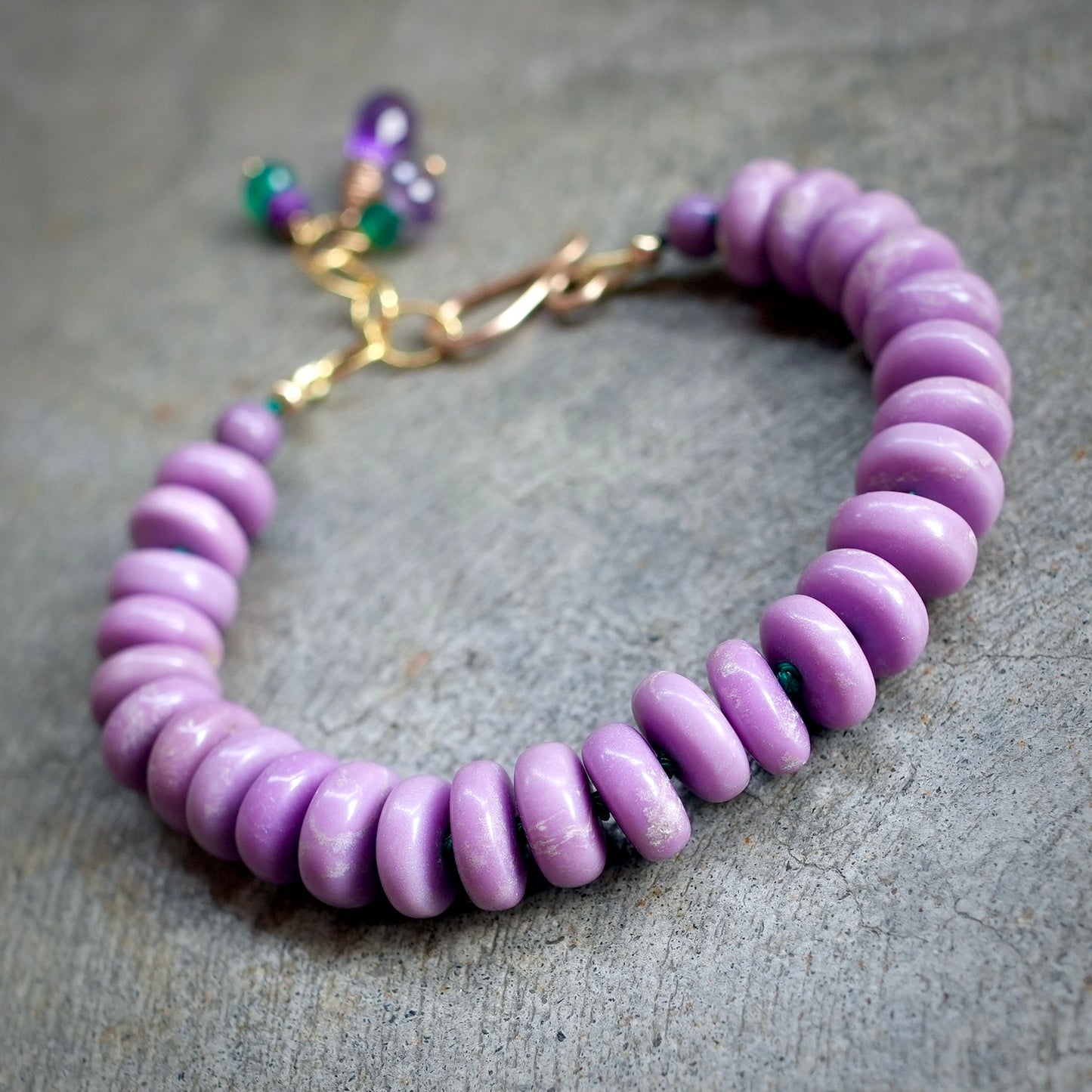 Phosphosiderite, amethyst and green onyx bracelet