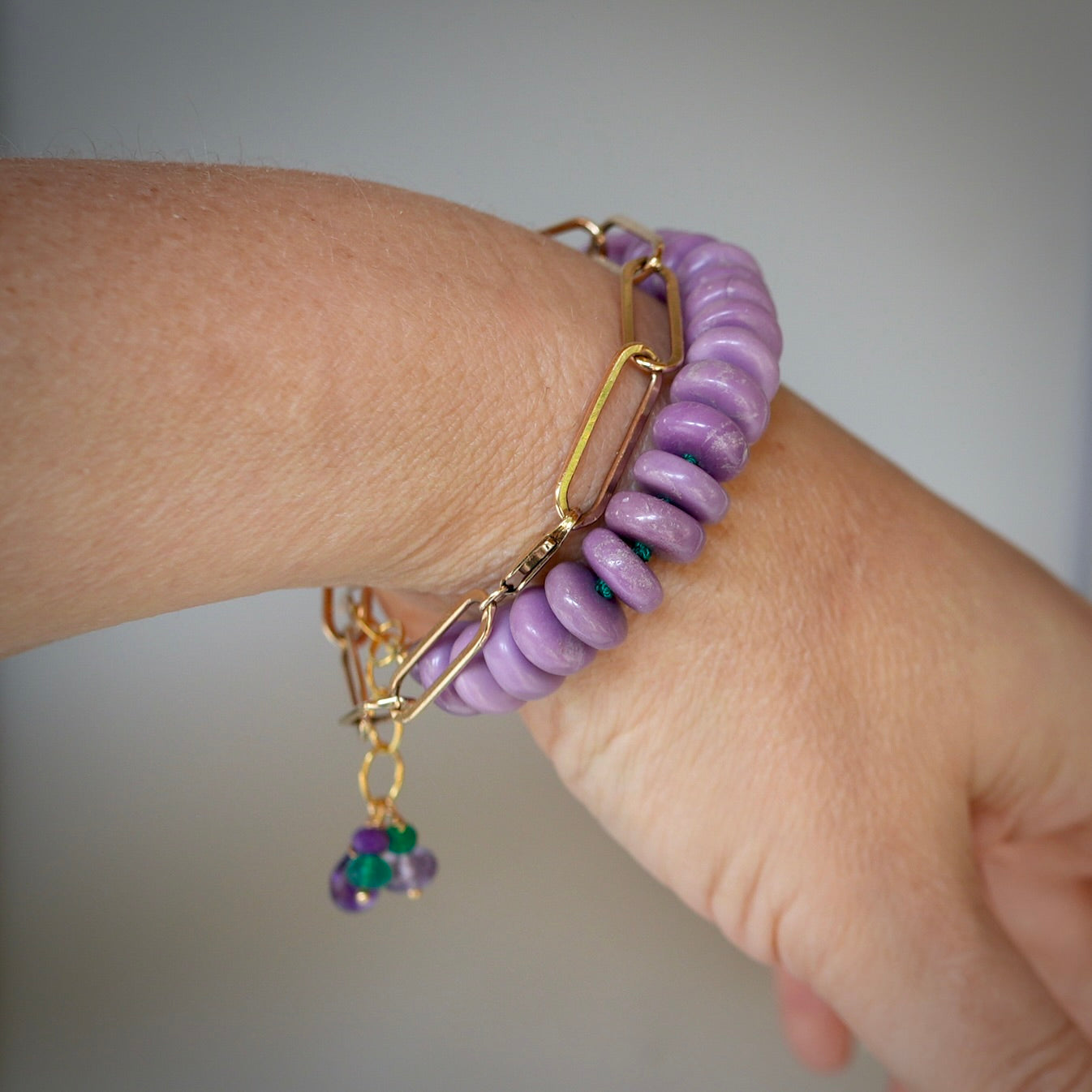 Phosphosiderite, amethyst and green onyx bracelet