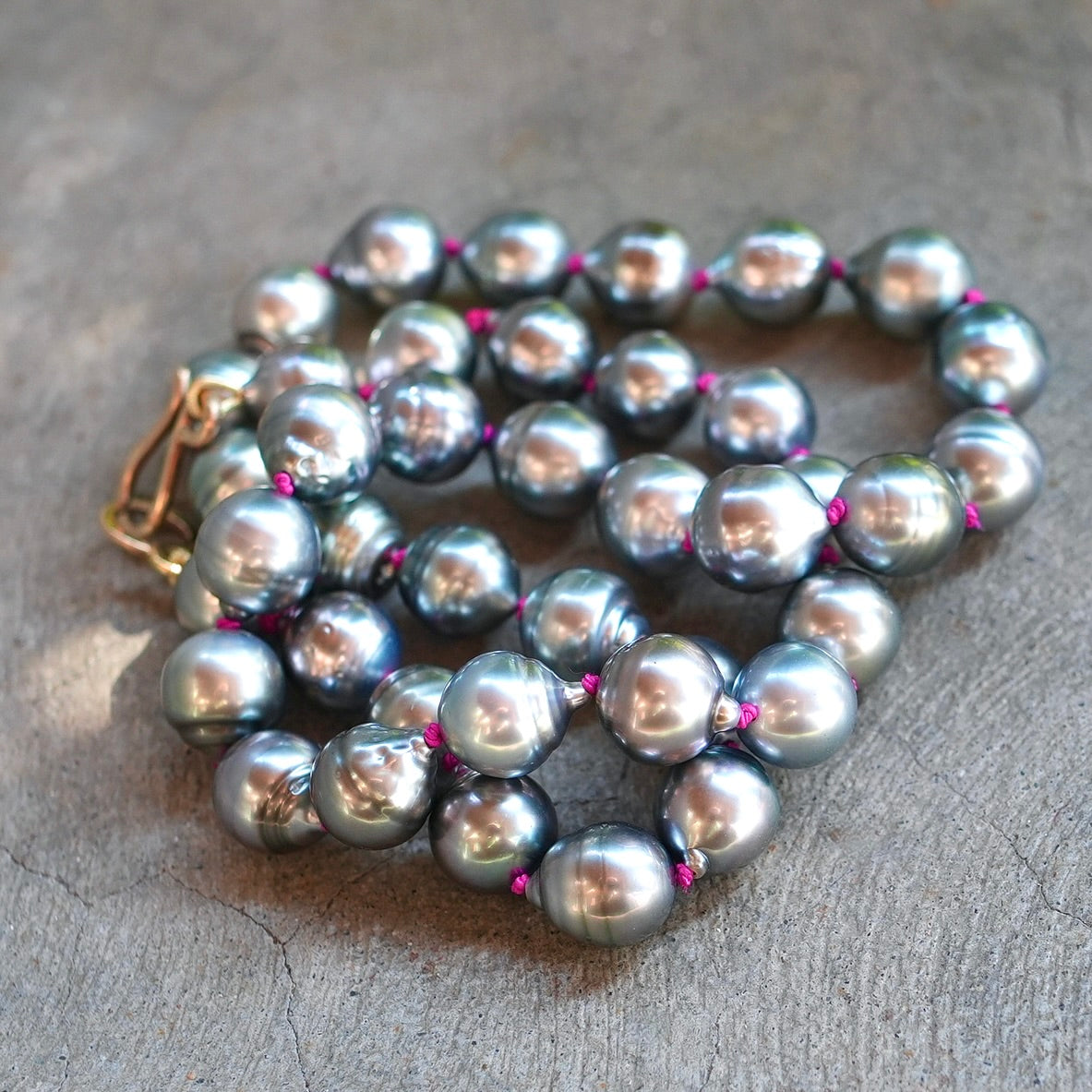Tahitian pearl hand-knotted necklace with magenta silk
