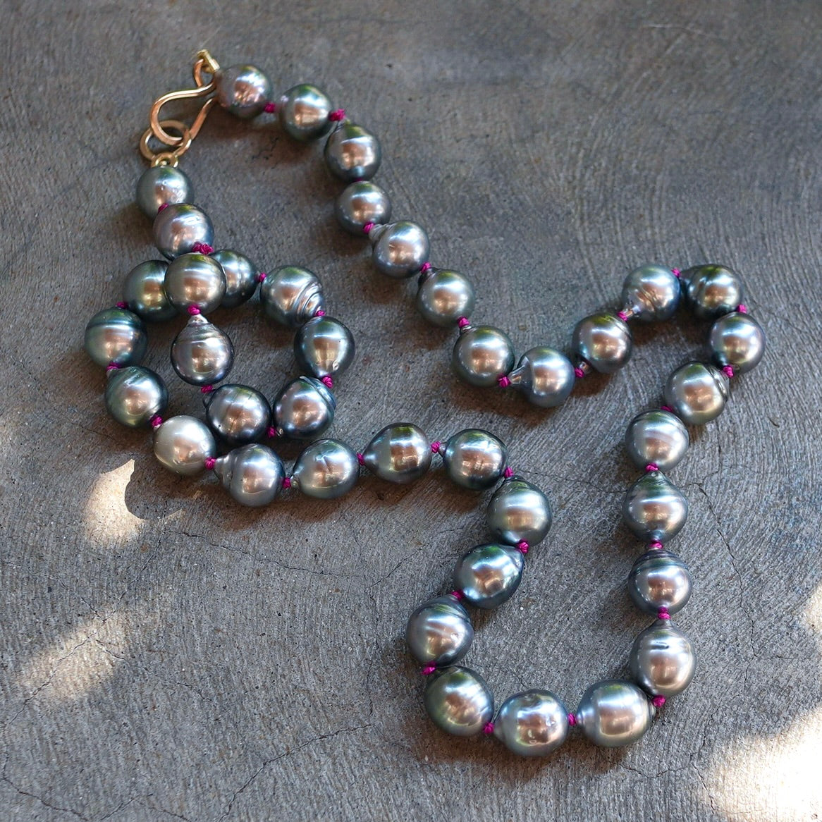 Tahitian pearl hand-knotted necklace with magenta silk