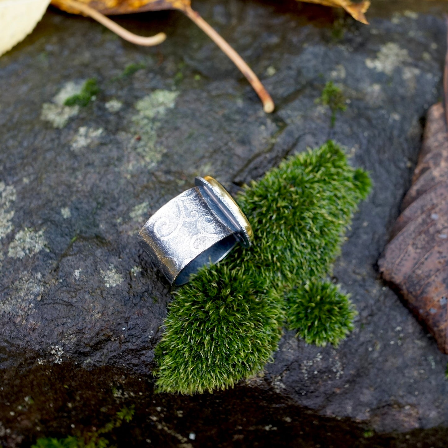 Teal blue kyanite ring