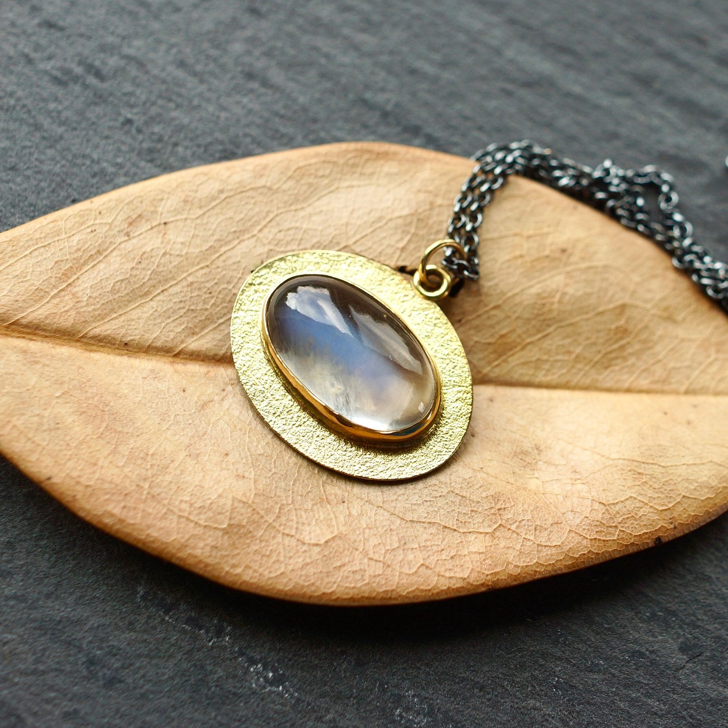 Malawi moonstone pendant in gold