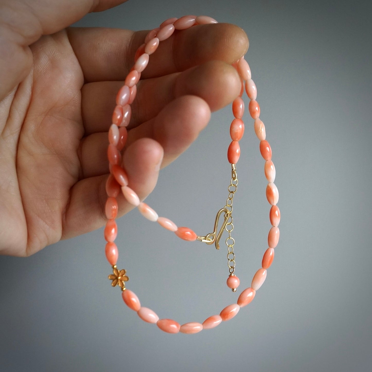 Japanese Momo coral necklace, solid 18K gold