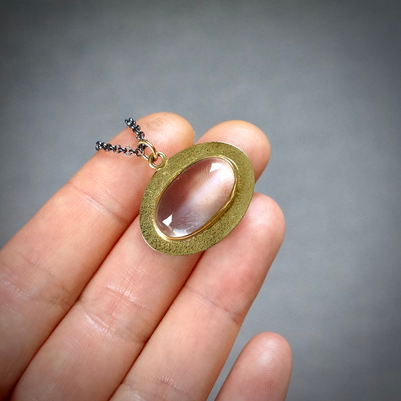 Malawi moonstone pendant in gold