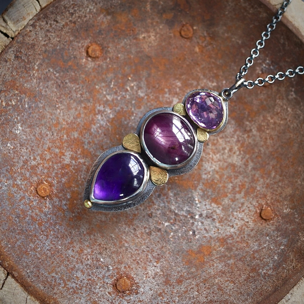 Sapphire and amethyst pendant