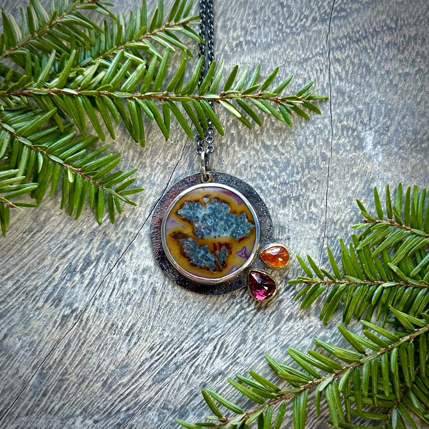 Marcasite agate, rhodolite and spessartine garnet pendant