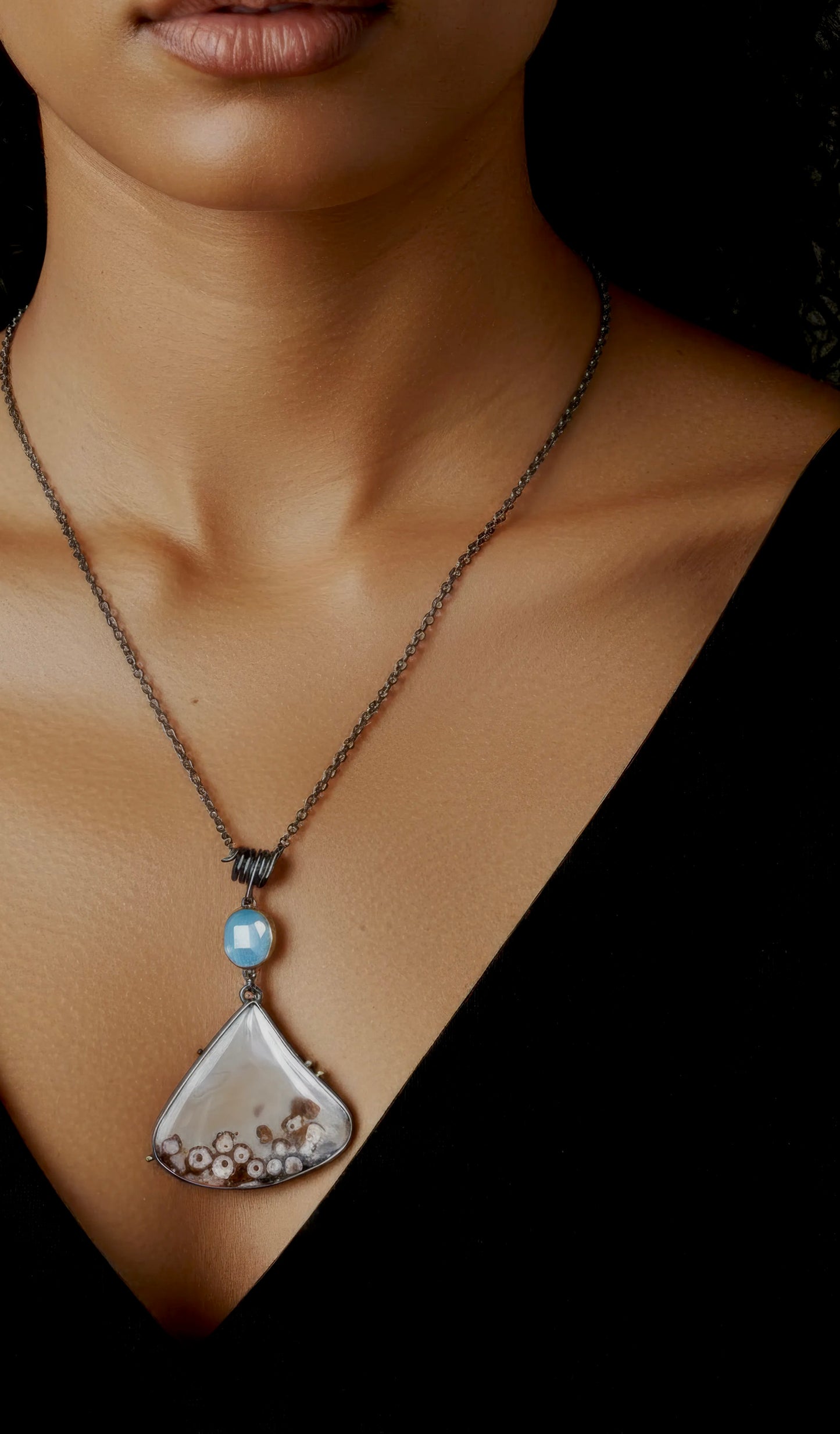 Aquamarine and floral agate pendant